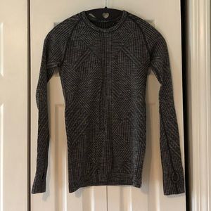 Lululemon restless pullover. Size 2 black NWOTs